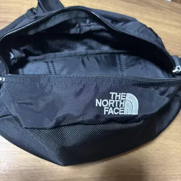 THE NORTH FACE 블랙 숄더백