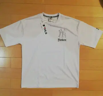 새상품 사이즈 M 뉴욕 양키스 T셔츠 화이트