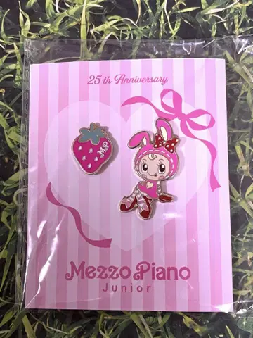 mezzo piano 메조 피아노 25주년 기념 핀 배지 베리에짱