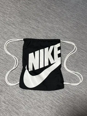 단 한 점 NIKE 나이키 냅색 헬스장 가방 사이드 지퍼 부착 블랙
