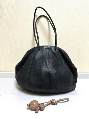 요건 레일 가죽 숄더백 가마구치 블랙