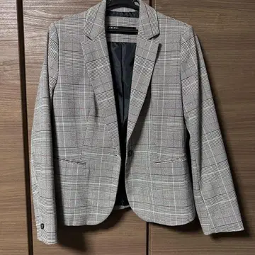그레이 계열 체크 테일러드 자켓