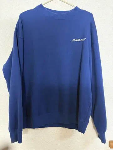 SANTA CRUZ 블루 맨투맨