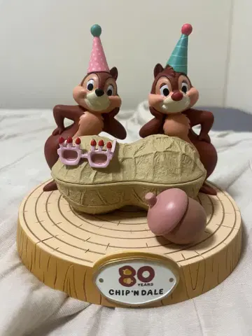 디즈니 칩과 데일 80주년 소품함 피규어