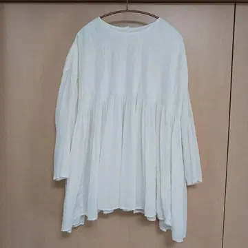 메종 드 소일 핀턱 개더 블라우스