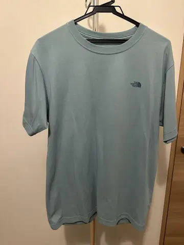 The North Face 라이트 블루 티셔츠