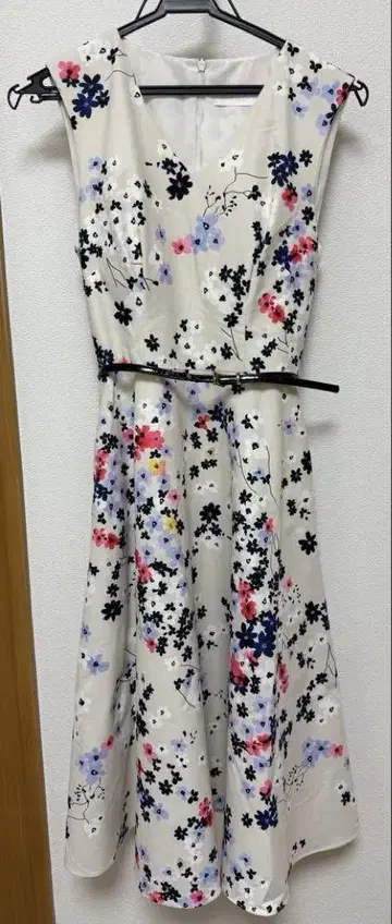 ERUKEI 꽃무늬 슬리브리스 원피스