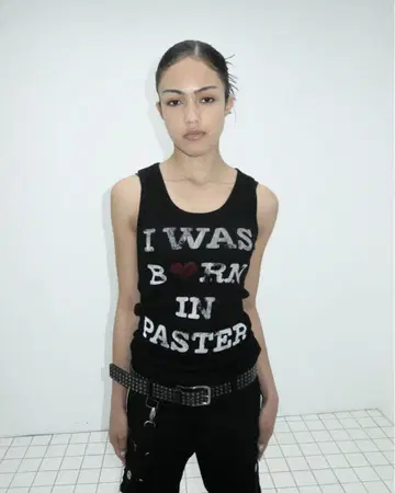 I WAS BORN IN SLEEVELESS, BLACK 탱크탑