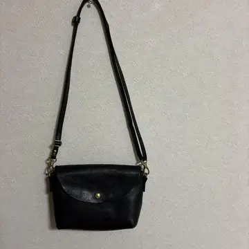 블랙 가죽 숄더백