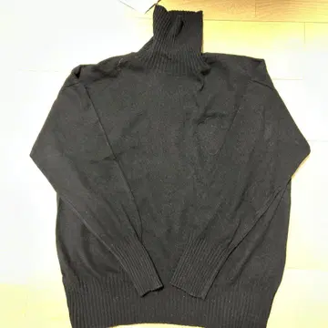 저널 스탠다드 터틀넥 풀오버 블랙