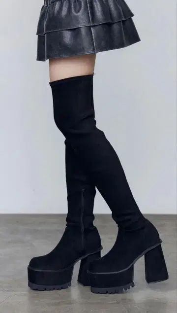 EMODA 스퀘어 핏 롱 부츠