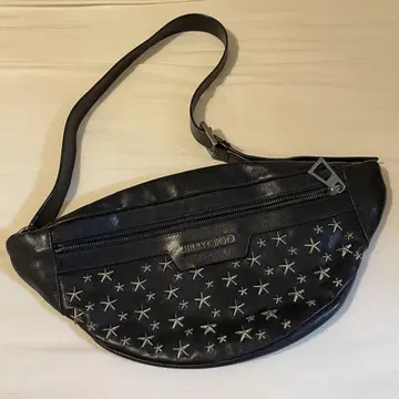 JIMMY CHOO 블랙 스터드 바디백