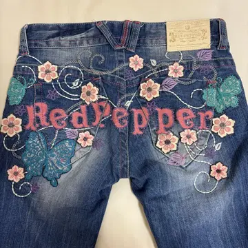 Red Pepper 자수 부츠컷 데님