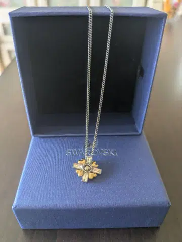 Swarovski 스와로스키 크로스 모티브 목걸이
