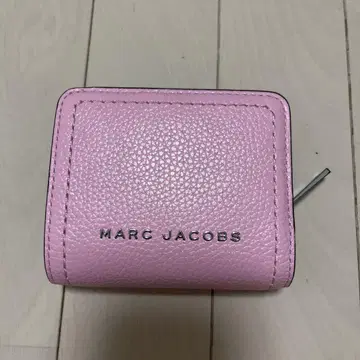 [ 새상품급 ] MARC JACOBS 이단 접이식 지갑 핑크