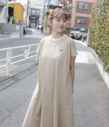 LACOSTE 카노코 크루넥 반팔 원피스 M 베이지