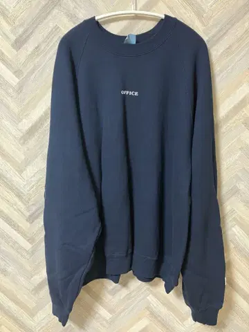 [ HOLIDAY ] OFFICE CREW NECK SWEAT