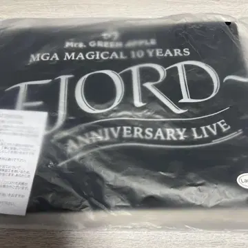 Mrs. GREEN APPLE FJORD 피요르드 크롭T셔츠
