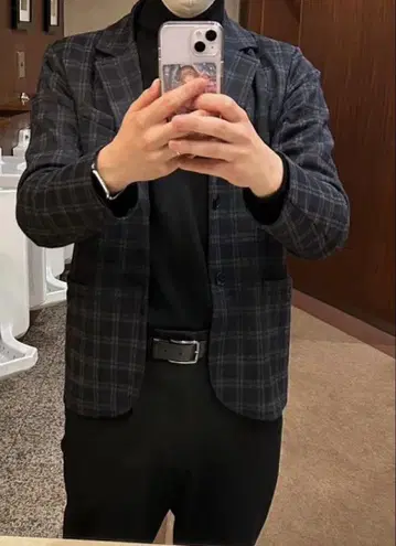 네이비 계열 체크 테일러드 자켓