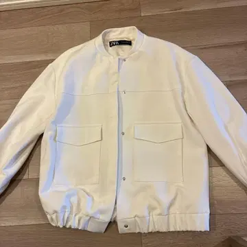 ZARA 화이트 점퍼