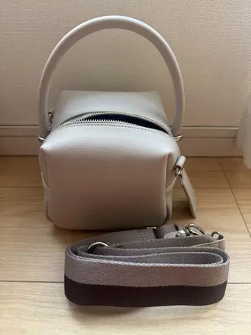 누에르 핸드백