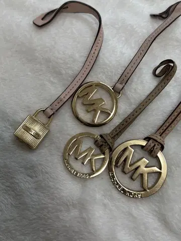 MICHAEL KORS 마이클코어스 로고 참 자물쇠 4세트