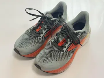 브룩스 하이페리온 MAX 25.5cm 주행 거리 200km