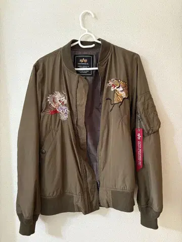 Alpha Industries 자수 MA-1