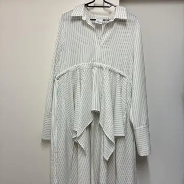 MIELI INMARIANT 스트라이프 하이 로우 헴 셔츠