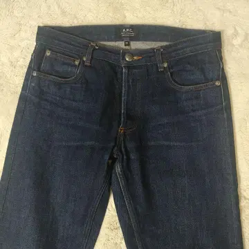 A.P.C. 다크 블루 스트레이트 데님 28