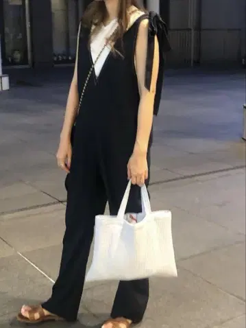 yori 네이비 살로펫 V넥 어깨 리본