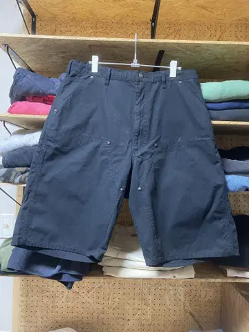 빔즈 더블니 블랙 숏팬츠 BEAMS