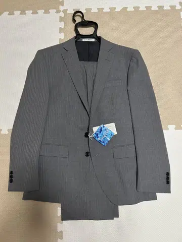 [ 미사용 새상품 ] 라이트 그레이 스트라이프 수트