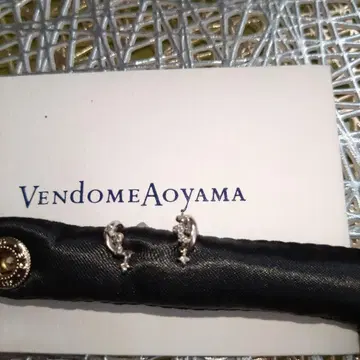 반돔 아오야마 화이트 골드 다이아 귀걸이