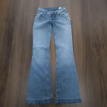 ROBIN'SJEAN 플레어 청바지 라이트 블루 윙 디자인