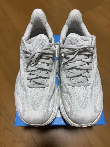 호카 클리프톤 10 와이드 그레이 24cm