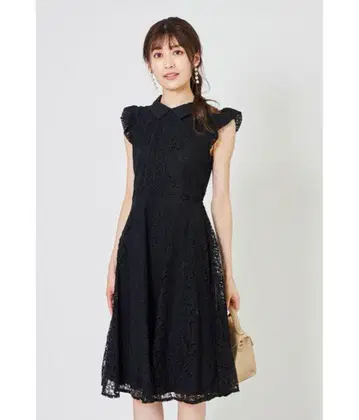 tocco 카라 부착 플라워 레이스 배색 원피스