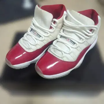 조던 11 빨흰 26.5cm aj11
