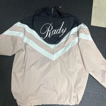 새상품급(단종상품) Rady 아노락풍 후드티 바스락