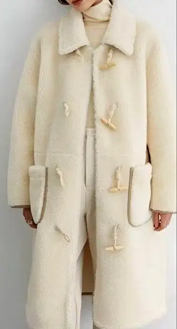 Fano Studios Horn buckle fur duffle coat
