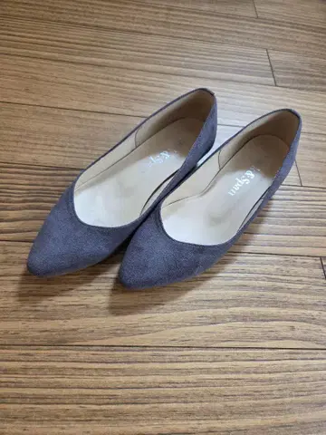 스픽앤스팬 그레이 스틸레토 펌프스
