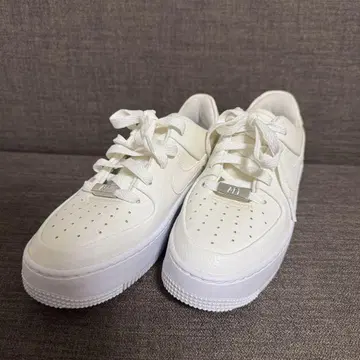 스니커즈 22.5cm 시착만 한 상품