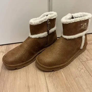 새상품 23.5cm 마이클코어스 어그 부츠