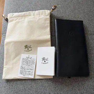 컨디션 최상 IL BISONTE 일비종떼 가죽 장지갑 네이비 포함