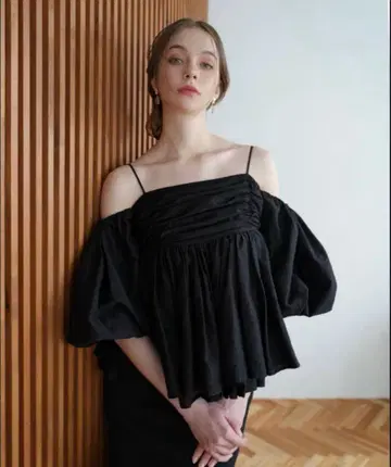 Acka. puffy gather 블라우스