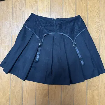 Darich 블랙 플리츠 스커트 서스펜더 포함
