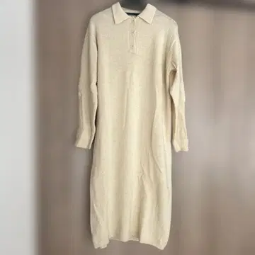 크림색 폴로 셔츠 스타일 니트 원피스