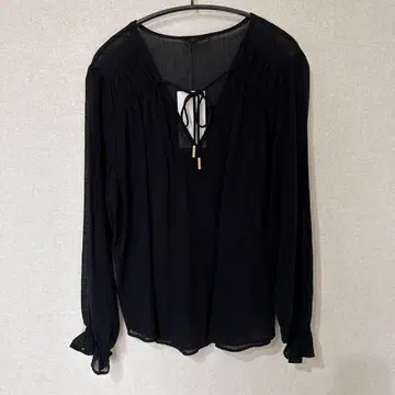 ZARA 블랙 V넥 긴팔 셔츠 미사용 택 포함