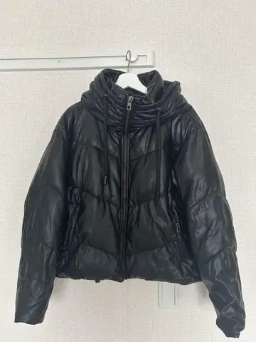 ZARA 블랙 후드 부착 다운 자켓 가죽 다운