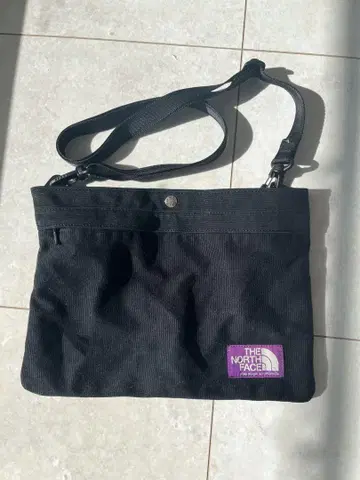 THE NORTH FACE 블랙 숄더백